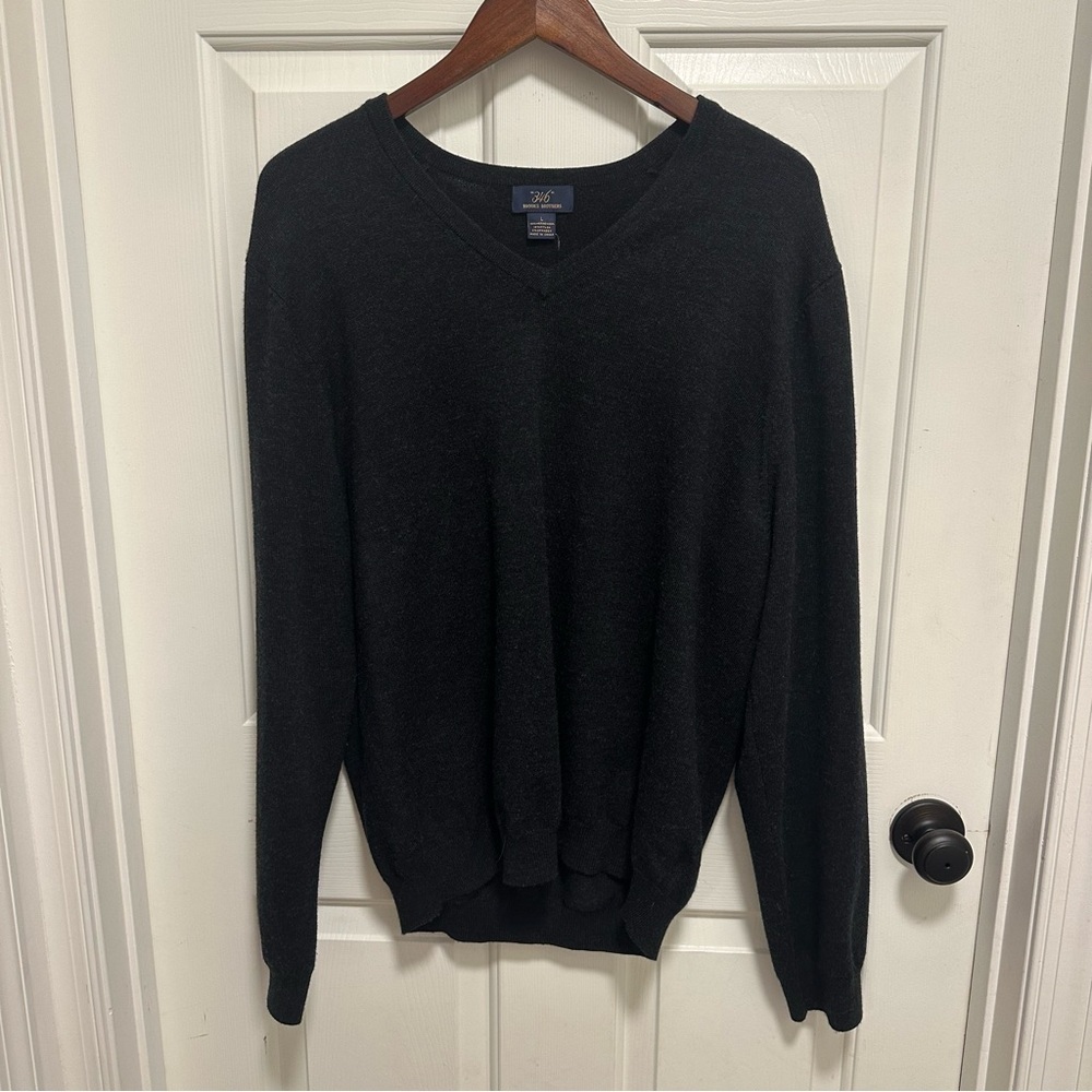 Brooks Brothers 346 Merino Wool V-Neck Sweater Men’s Size Large